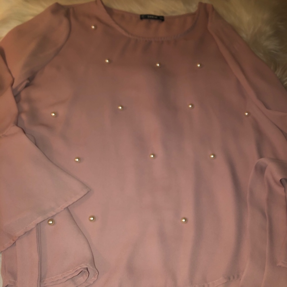 Woman’s Pearl studded dress shirt size M